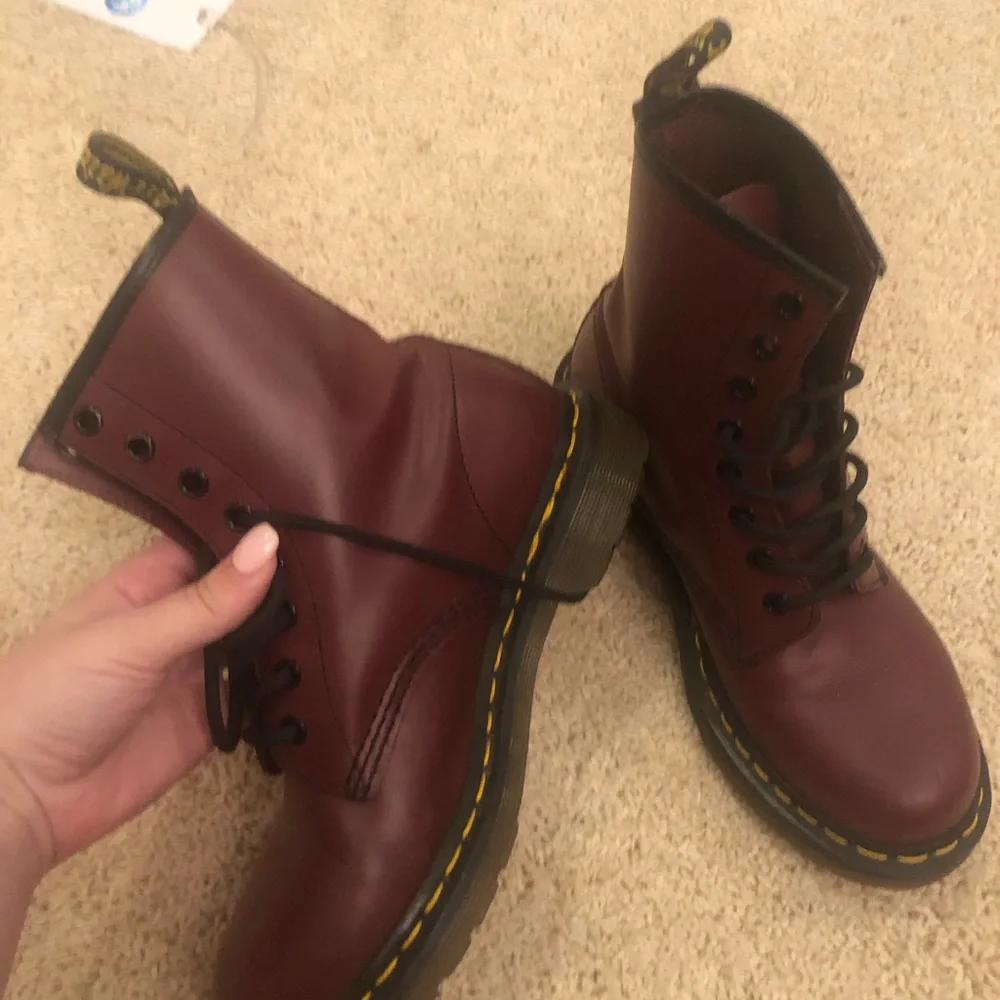 Dr. Martens 1460 Smooth Oxblood Cherry
Boots Men5 Women7 EU38 *READ description* - Picture 8 of 10